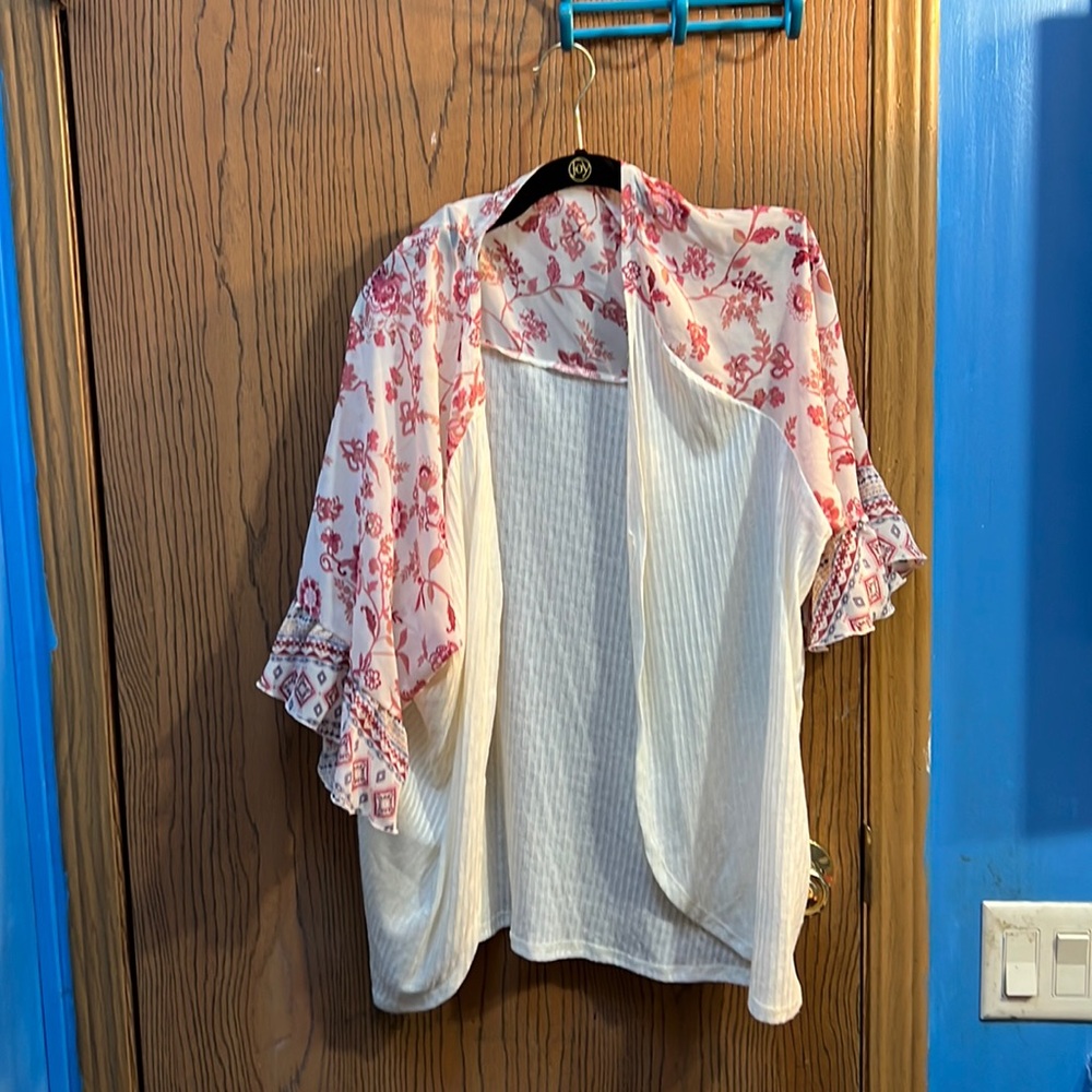 Maurice’s flowered and white light cardigan